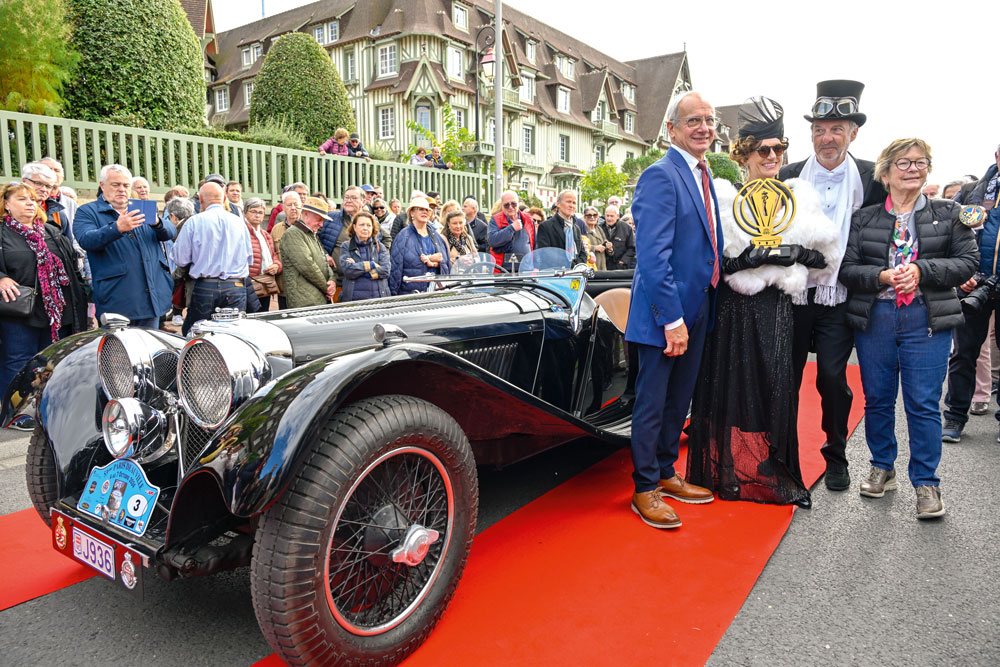 Cat-1-trophée-d'or-Penny-Palmano-Jaguar-SS100-roadster-