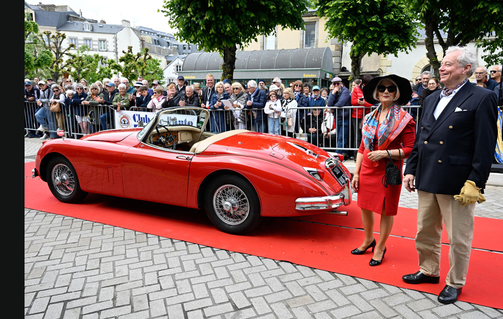 dimanche-apès-midi-Exposition-et-concours-d'élégance-sur-lecours-Joinville-Paris-Granville-411