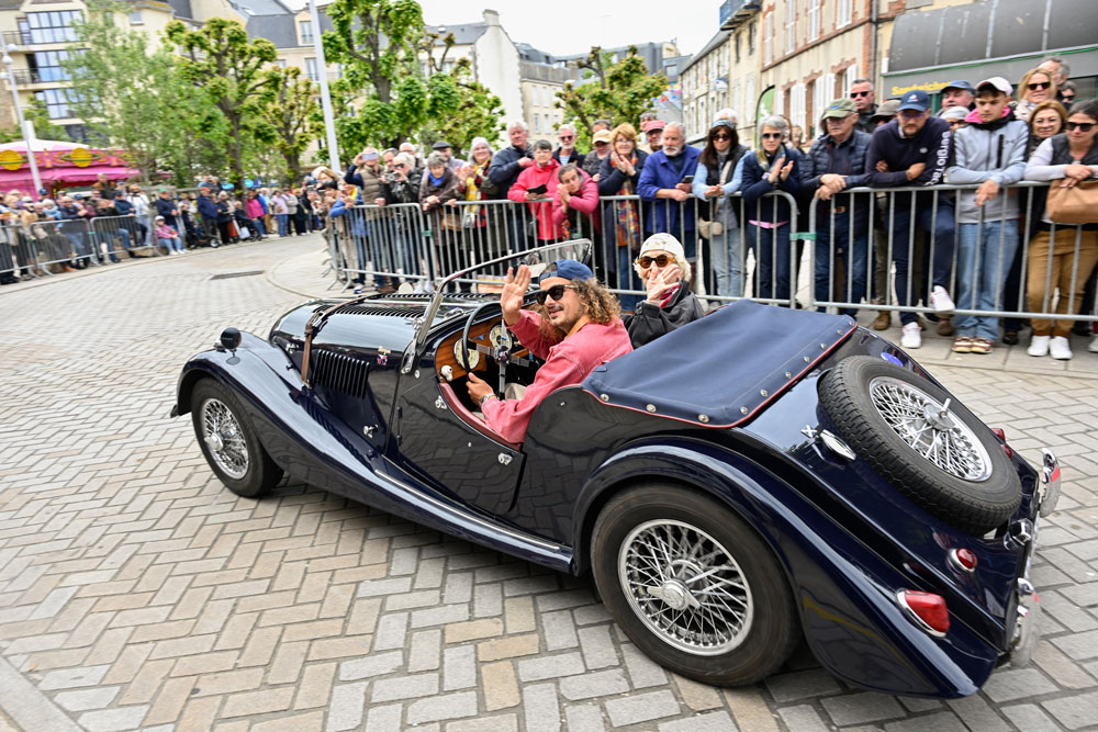 dimanche-apès-midi-Exposition-et-concours-d'élégance-sur-lecours-Joinville-Paris-Granville-423