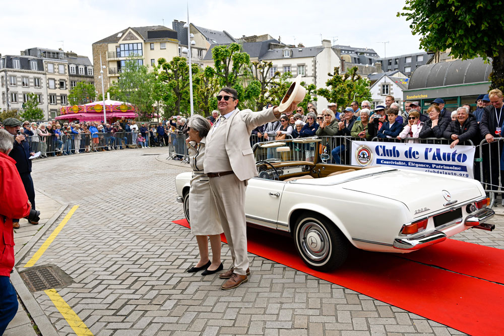 dimanche-apès-midi-Exposition-et-concours-d'élégance-sur-lecours-Joinville-Paris-Granville-428