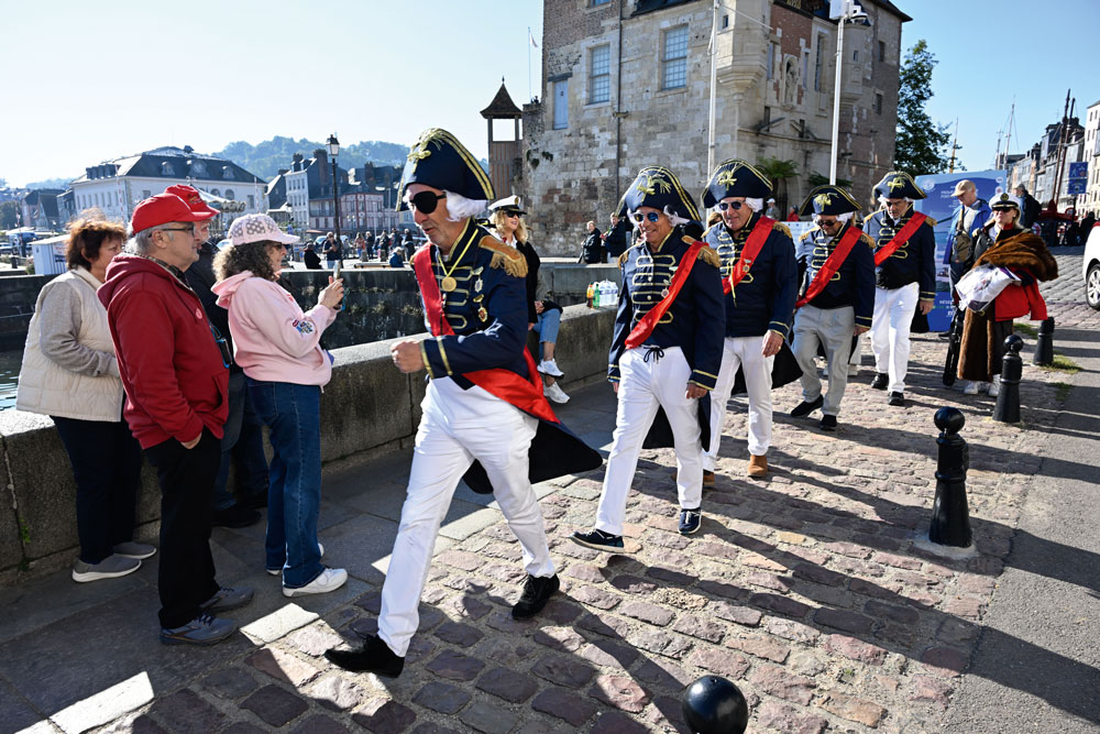 samedi-matin-Honfleur-bateau-Aventura-.SAMEDI-MATIN-HONFLEUR-_EAF2457-80