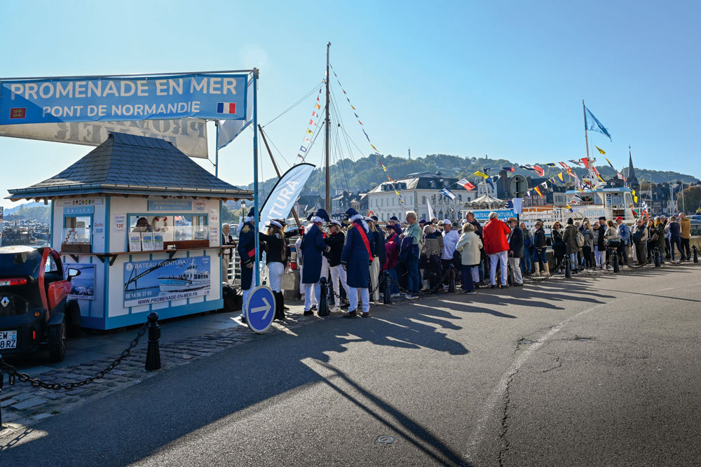 samedi-matin-Honfleur-bateau-Aventura-.SAMEDI-MATIN-HONFLEUR-_EAF2514-48