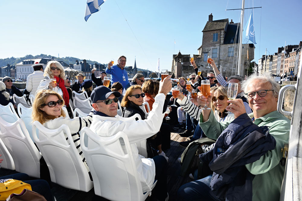 samedi-matin-Honfleur-bateau-Aventura-.SAMEDI-MATIN-HONFLEUR-_EAF2967-92