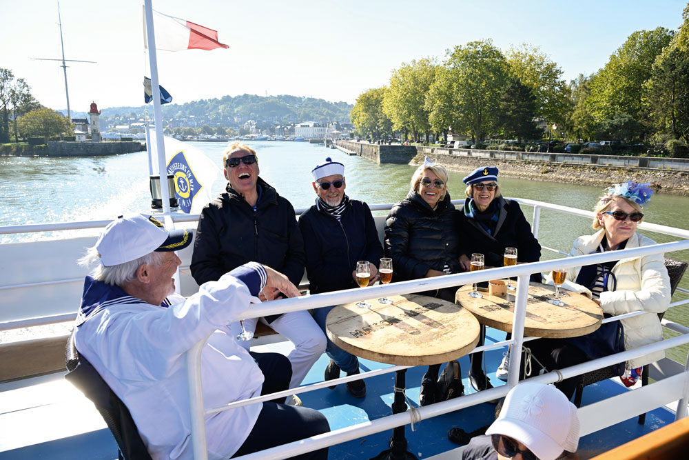 samedi-matin-Honfleur-bateau-Aventura-.SAMEDI-MATIN-HONFLEUR-_EAF3009-97